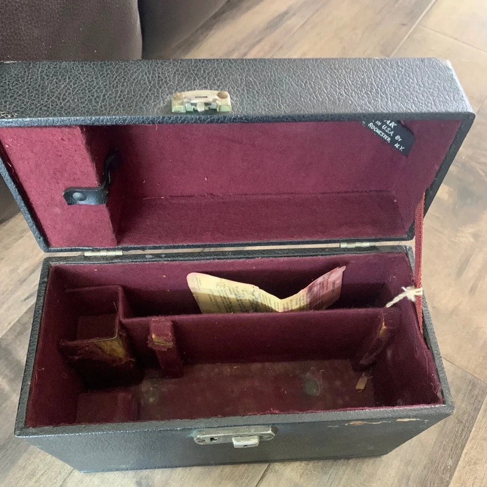 Vintage Cine-Kodak Model E 16mm Movie Camera w/ Manual & Case – 1930s